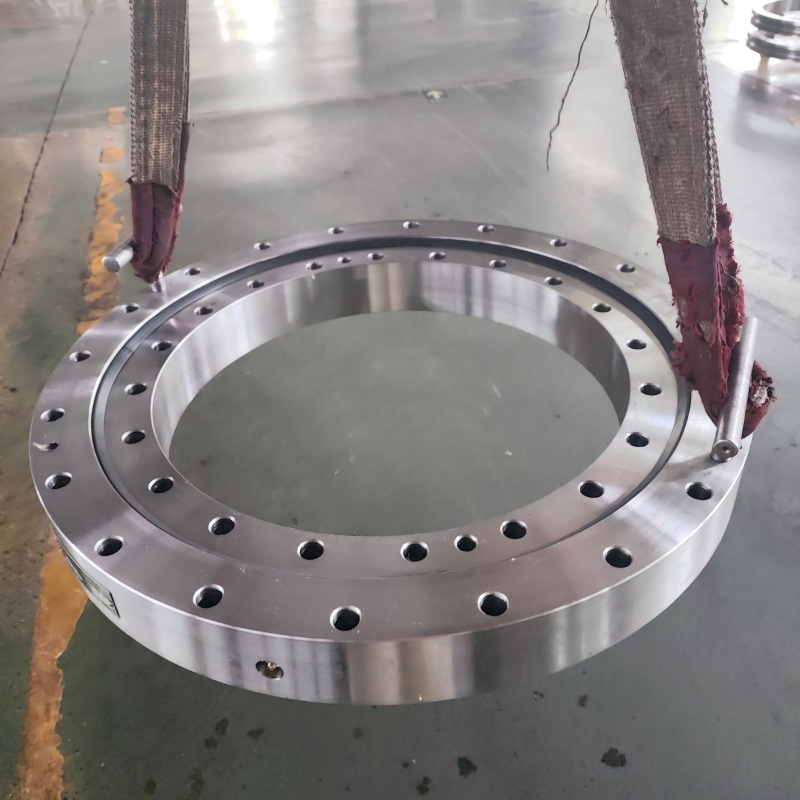 Toothless slewing bearings
