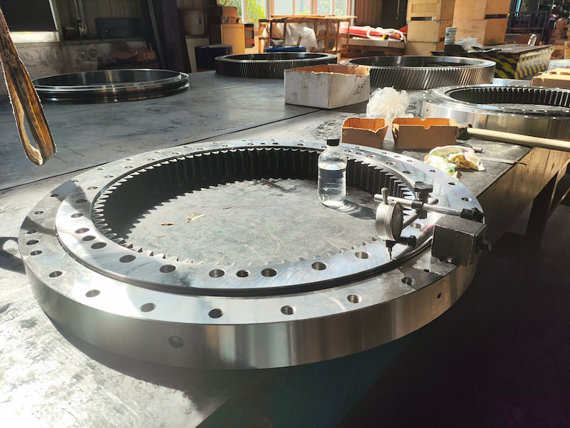Crossed cylindrical roller slewing ring Crossed cylindrical roller slewing ring